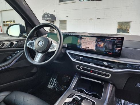 Used 2023 BMW X7 xDrive40i w/ M Sport Package image 13
