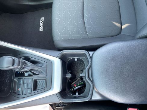 Certified 2022 Toyota RAV4 XLE image 28