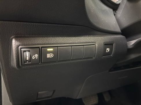 Used 2024 Toyota Corolla LE w/ LE Convenience Package FWD image 25