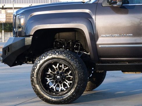 Used 2015 GMC Sierra 2500 Denali w/ Duramax Plus Package AWD/4WD image 11