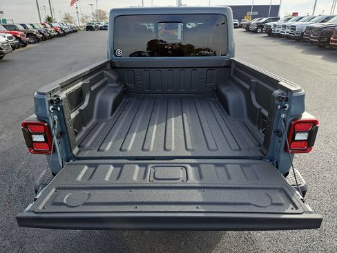 New 2026 Jeep Gladiator Sport AWD/4WD image 12