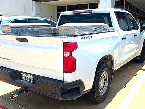 Used 2021 Chevrolet Silverado 1500 W/T w/ WT Value Package AWD/4WD image 3