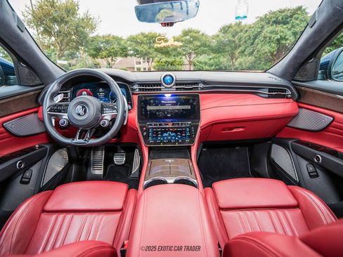 Used 2023 Maserati Grecale Modena image 31