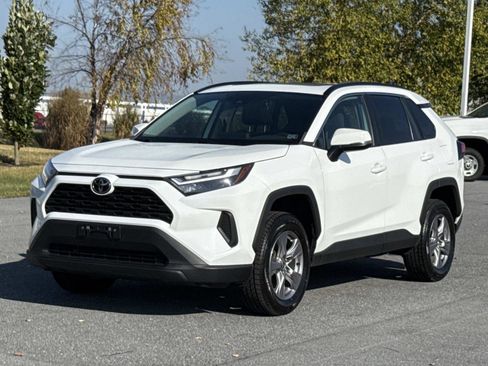 Used 2022 Toyota RAV4 XLE image 28