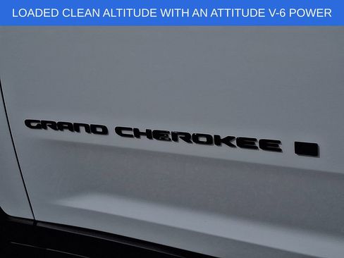 Used 2023 Jeep Grand Cherokee Altitude AWD/4WD image 31