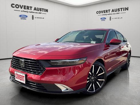 Used 2023 Honda Accord Touring image 1
