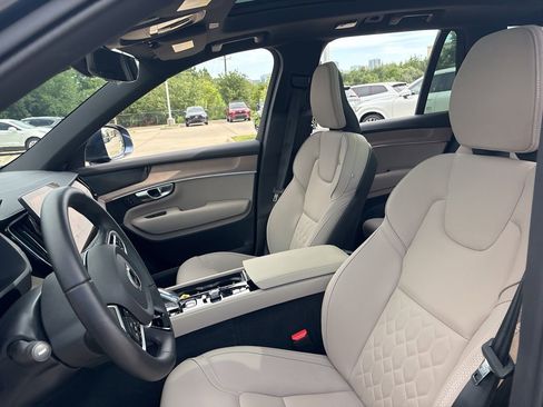 Certified 2026 Volvo XC90 B6 Plus w/ Protection Package Premier AWD/4WD image 17