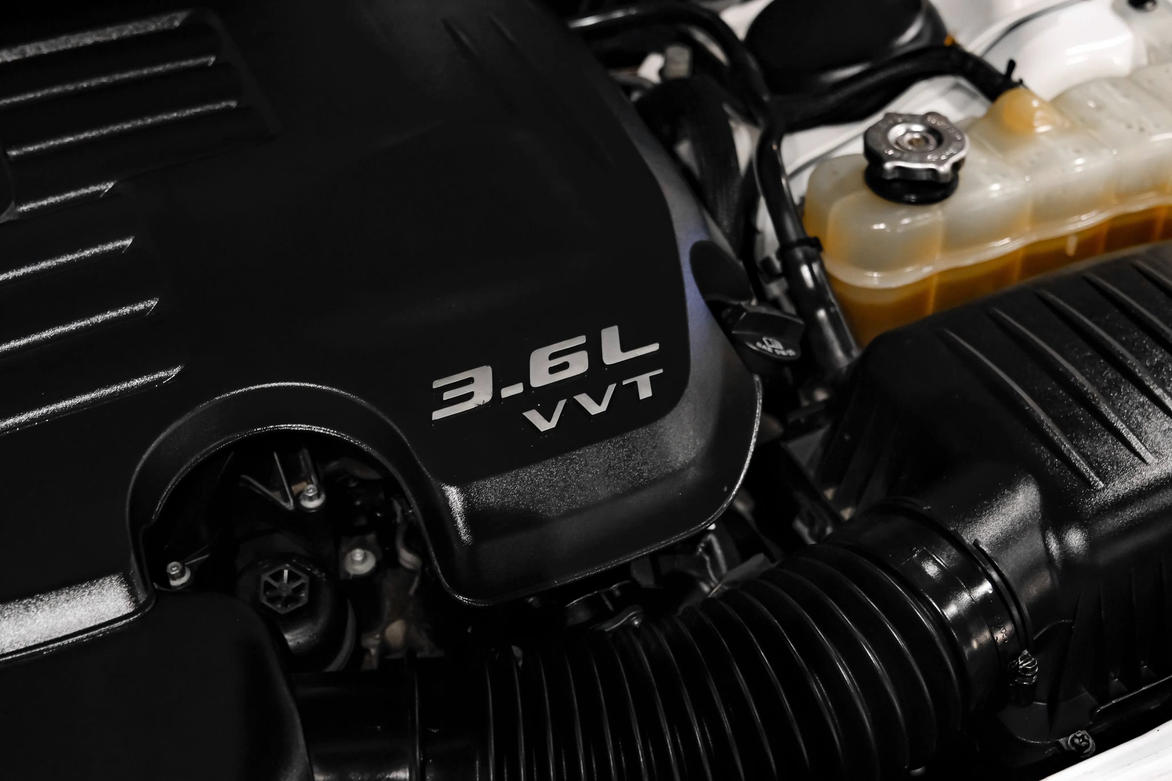 Used 2016 Dodge Challenger SXT RWD image 43