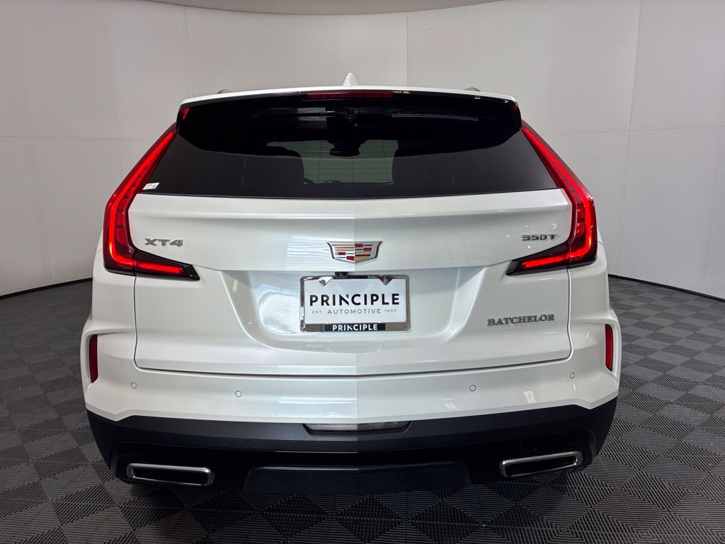 Used 2024 Cadillac XT4 Premium Luxury FWD image 6
