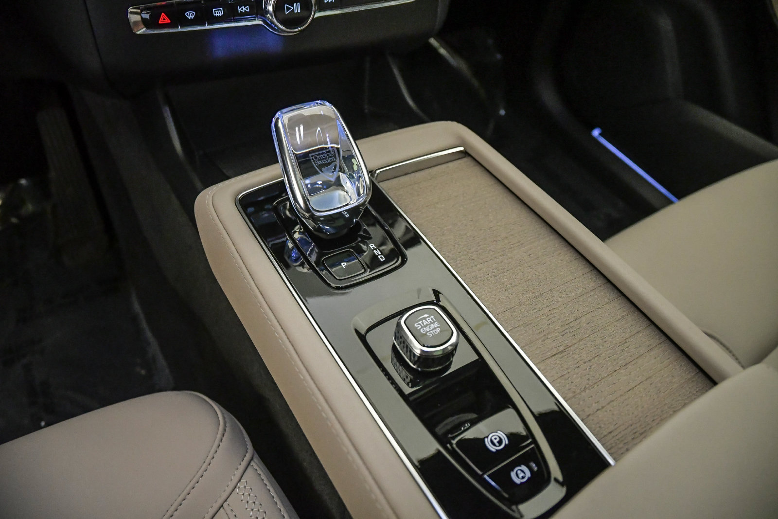 Certified 2026 Volvo XC90 B6 Plus AWD/4WD image 23