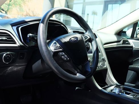 Used 2020 Ford Fusion SE image 39