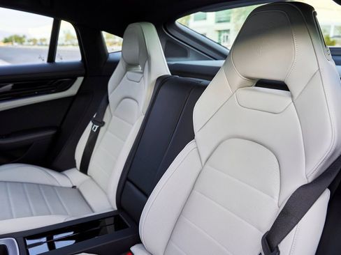 Used 2025 Porsche Panamera 4 w/ Premium Package image 48