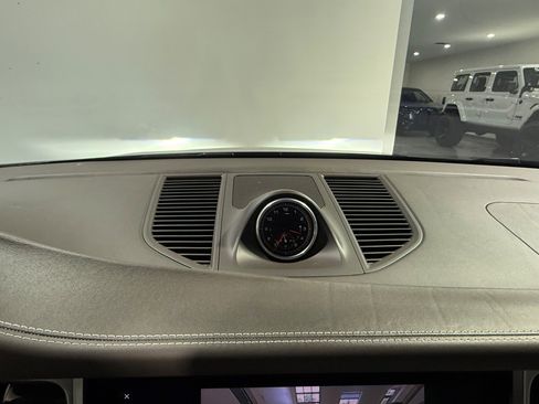 Used 2021 Porsche Macan AWD/4WD image 50