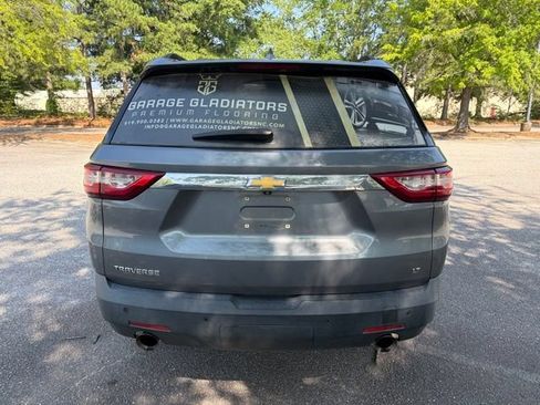 Used 2020 Chevrolet Traverse LT FWD image 4