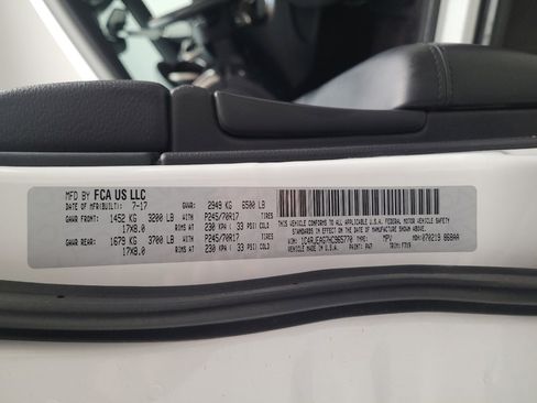 Used 2017 Jeep Grand Cherokee Laredo RWD image 33