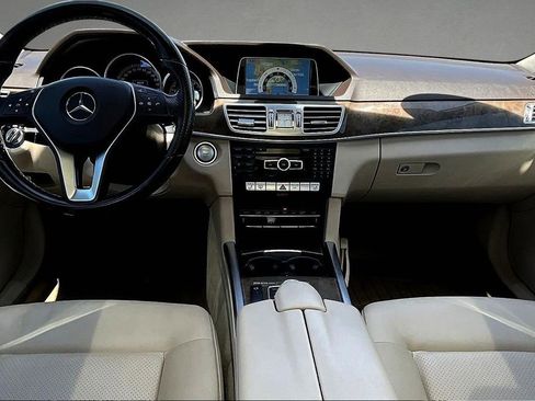 Used 2015 Mercedes-Benz E 350 4MATIC Sedan image 7