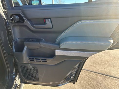 Used 2025 Toyota 4Runner Trailhunter image 28