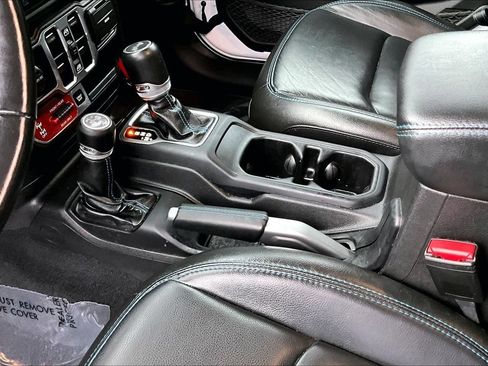Used 2022 Jeep Wrangler Unlimited Rubicon 4xe w/ Cold Weather Group AWD/4WD image 34