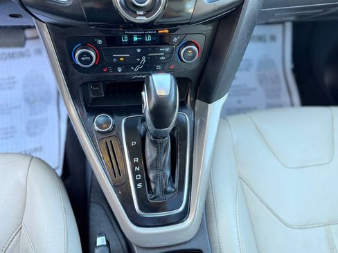 Used 2016 Ford Focus Titanium FWD image 18