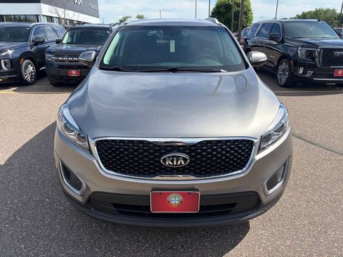 Used 2018 Kia Sorento AWD image 3