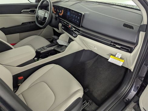 New 2026 Kia Sportage EX image 36