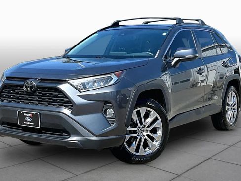 Used 2019 Toyota RAV4 XLE Premium FWD image 35
