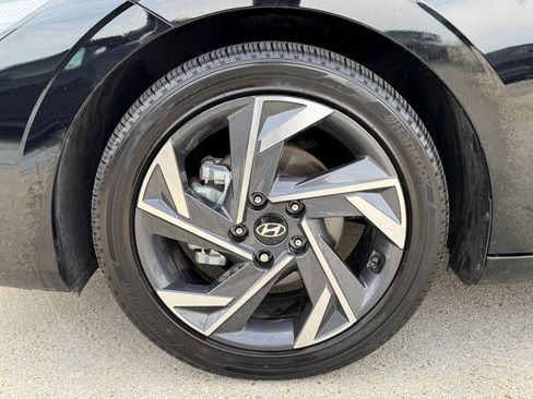 Used 2025 Hyundai Elantra SEL image 13