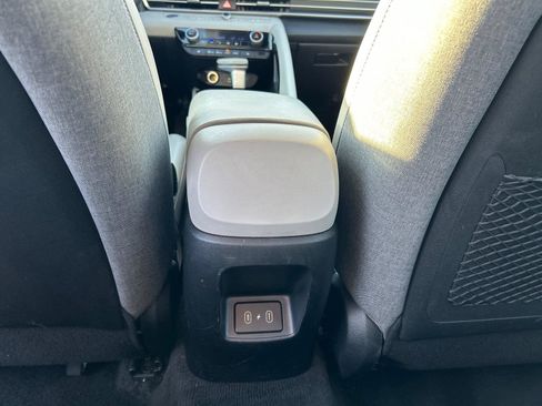 Used 2024 Hyundai Elantra Limited FWD image 30