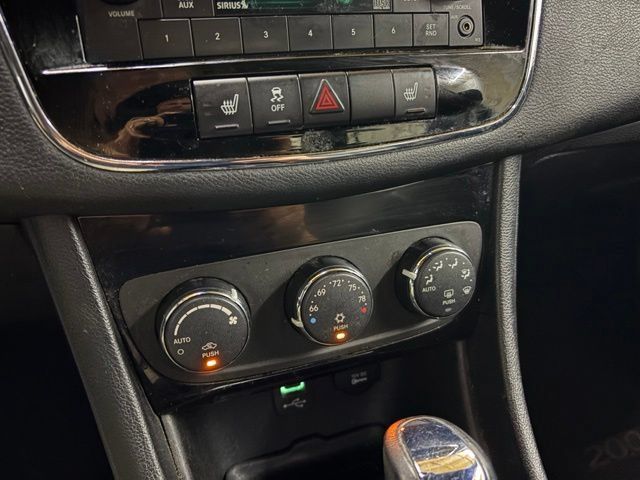Used 2014 Chrysler 200 Limited FWD image 25