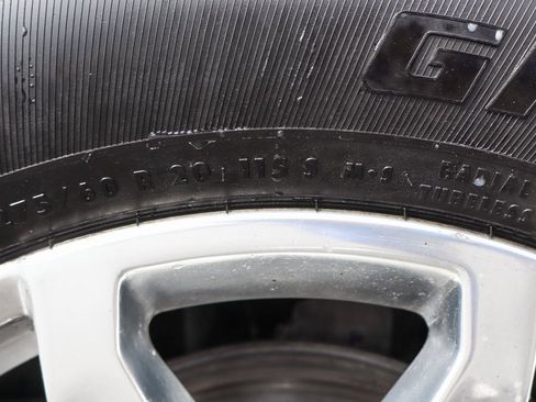 Used 2020 GMC Sierra 1500 SLT image 46