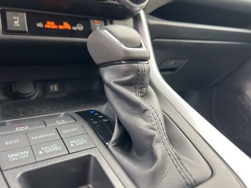 Used 2023 Toyota RAV4 XLE Premium image 22