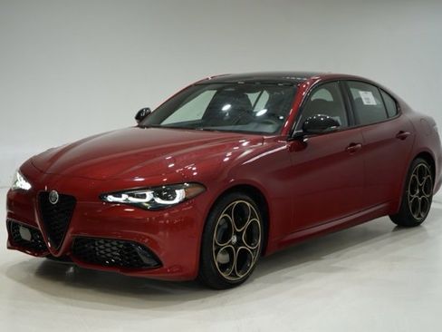 New 2025 Alfa Romeo Giulia Intensa w/ Driving Assist Package image 3