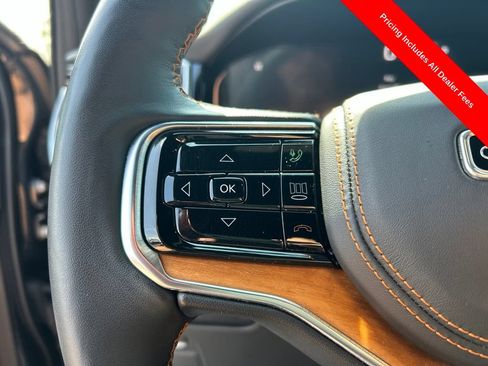 Used 2024 Jeep Grand Wagoneer Series III AWD/4WD image 8