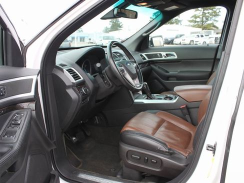 Used 2014 Ford Explorer Limited w/ Equipment Group 302A image 14