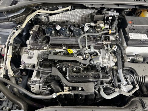 Used 2024 Toyota Corolla Cross L FWD image 27