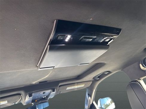 Used 2016 Cadillac Escalade Platinum image 15