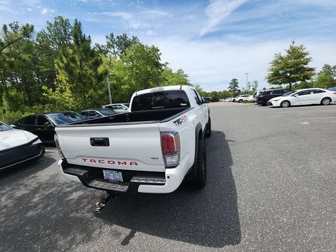 Used 2020 Toyota Tacoma TRD Off-Road w/ TRD Premium Off Road Package AWD/4WD image 14