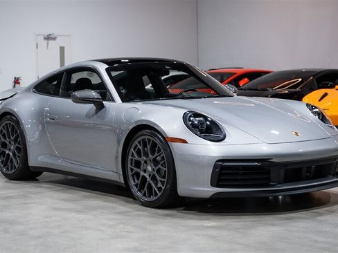 Used 2024 Porsche 911 Carrera T RWD image 16
