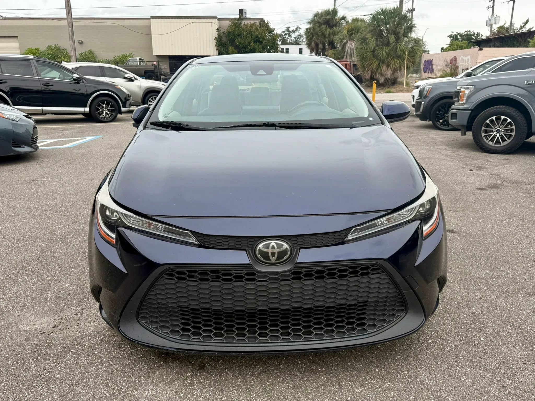 Used 2020 Toyota Corolla LE FWD image 8