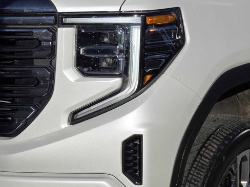 Used 2024 GMC Sierra 1500 Denali Ultimate image 9