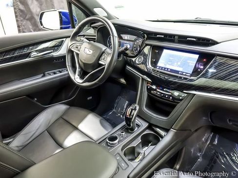 Certified 2025 Cadillac XT6 Premium Luxury image 27