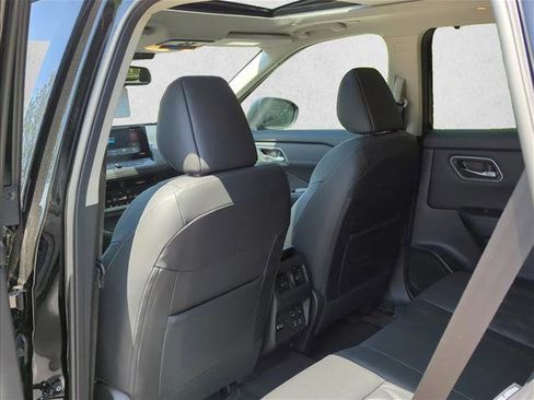 New 2026 Nissan Rogue Platinum w/ Platinum Premium Package AWD/4WD image 18