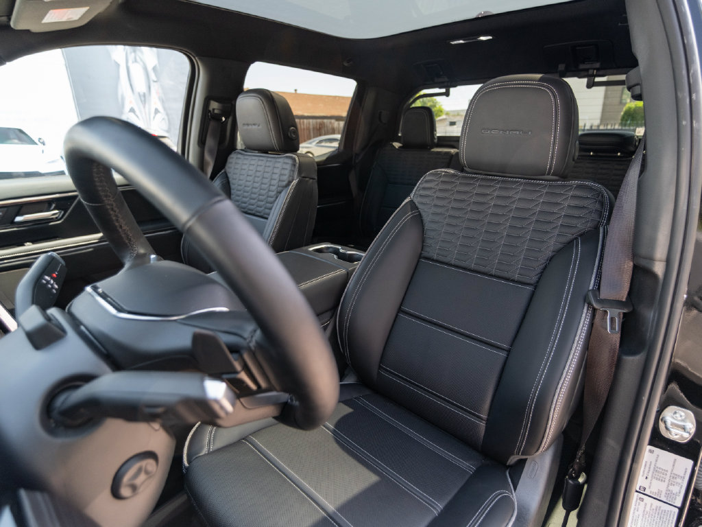 Used 2025 GMC Sierra EV Denali AWD/4WD image 22