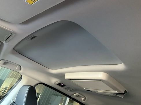 New 2026 Honda Odyssey Touring image 7