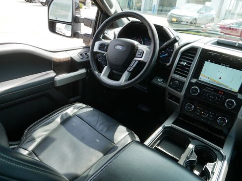 Used 2019 Ford F250 Lariat w/ Lariat Ultimate Package AWD/4WD image 9