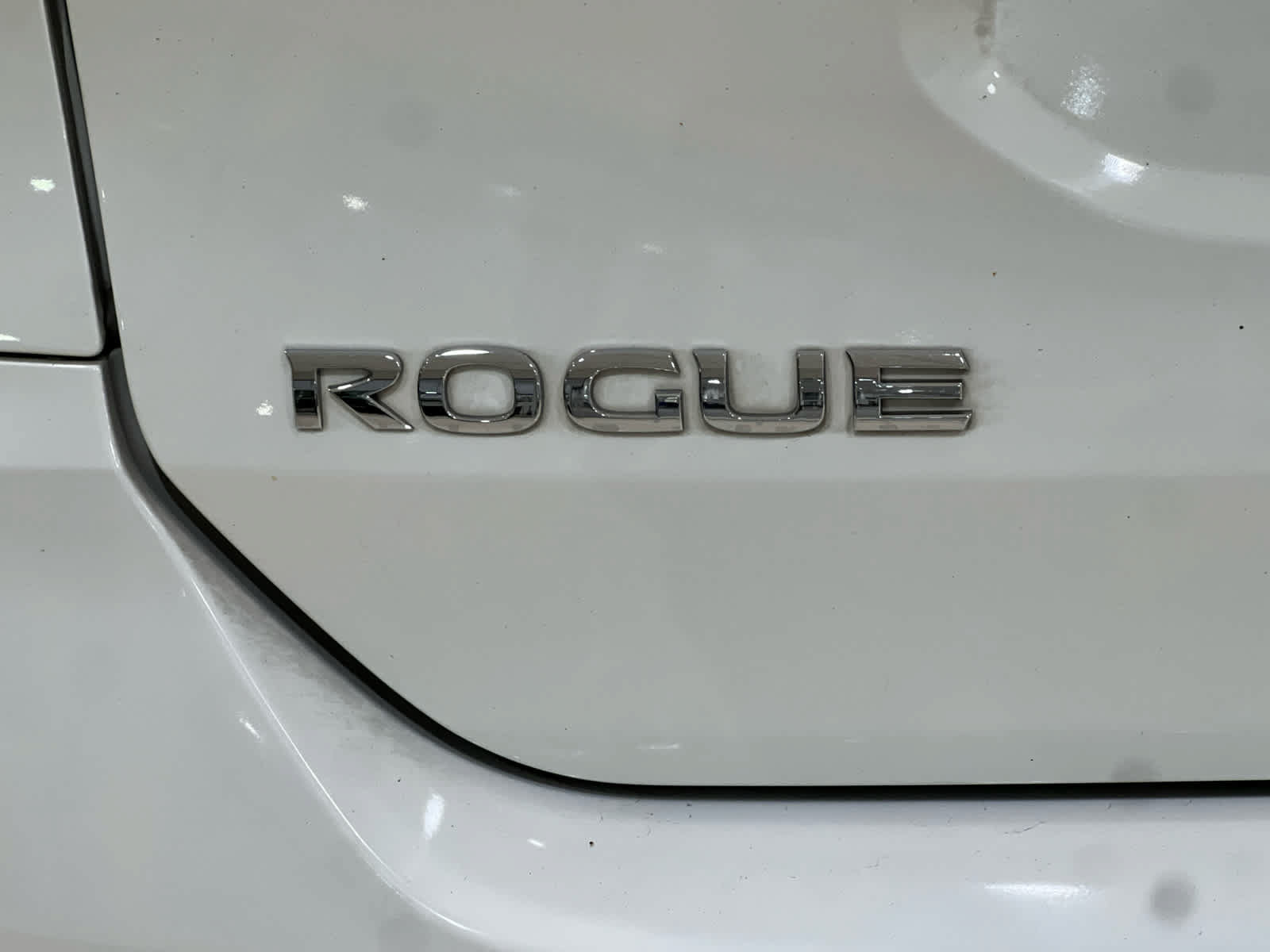 Used 2017 Nissan Rogue SV FWD image 7