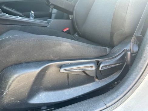 Used 2022 Honda Civic LX image 4