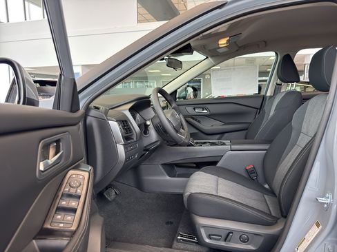 New 2026 Nissan Rogue SV image 10