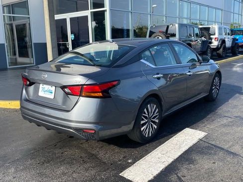 Used 2024 Nissan Altima 2.5 SV image 9
