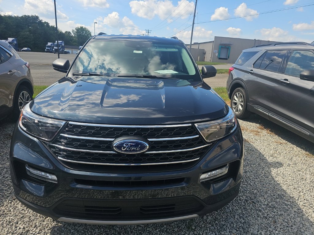 Used 2023 Ford Explorer XLT w/ Equipment Group 202A AWD/4WD image 1